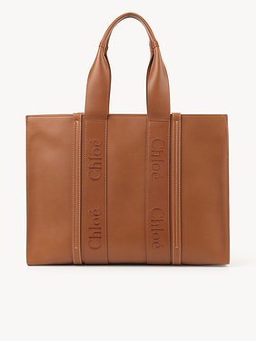 Large Woody tote bag in soft leather Smooth calfskin with Chloé logo
Caramel Back view of the product