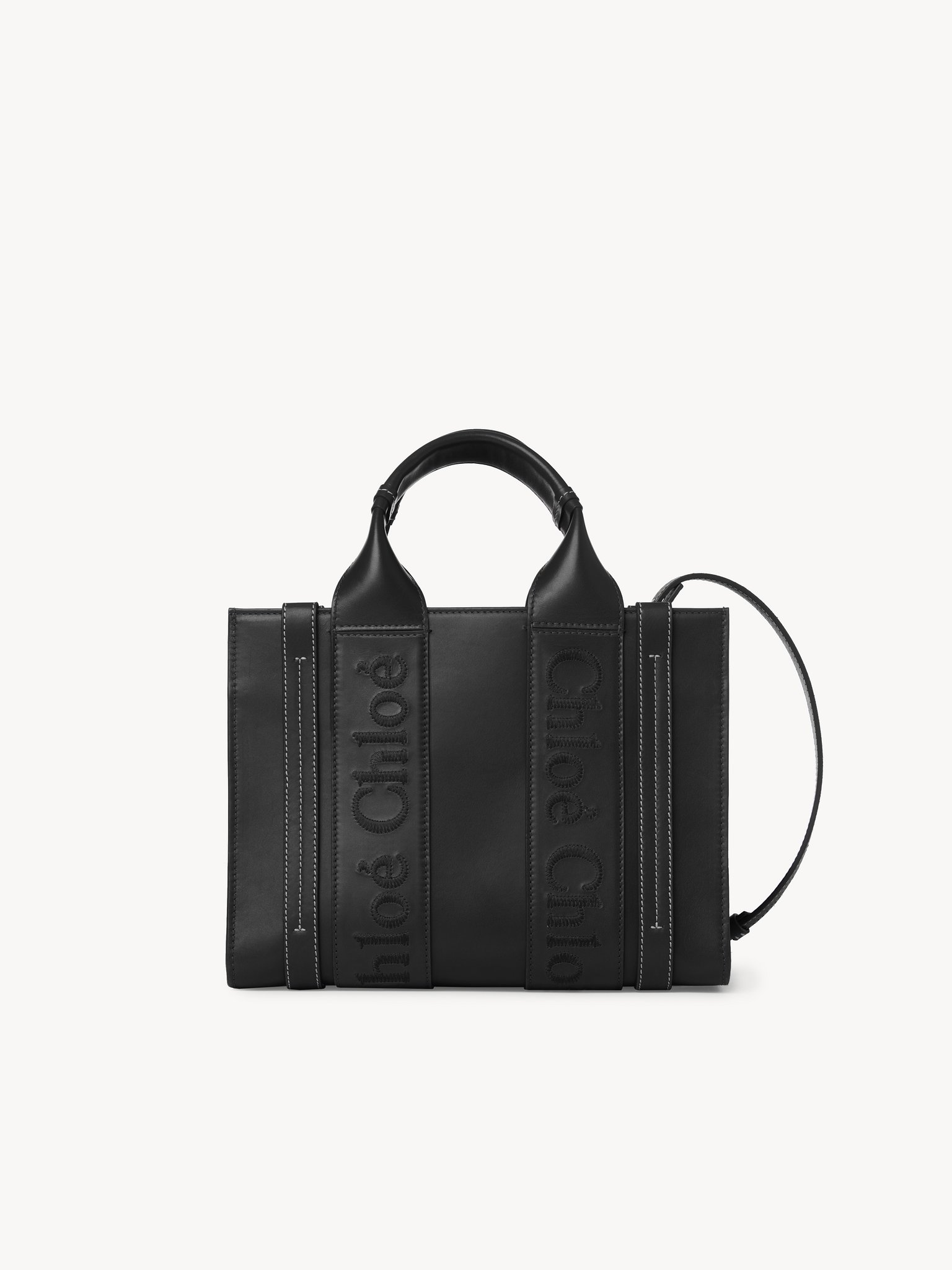 Small Woody tote bag in soft leather Smooth calfskin with Chloé logo
Black