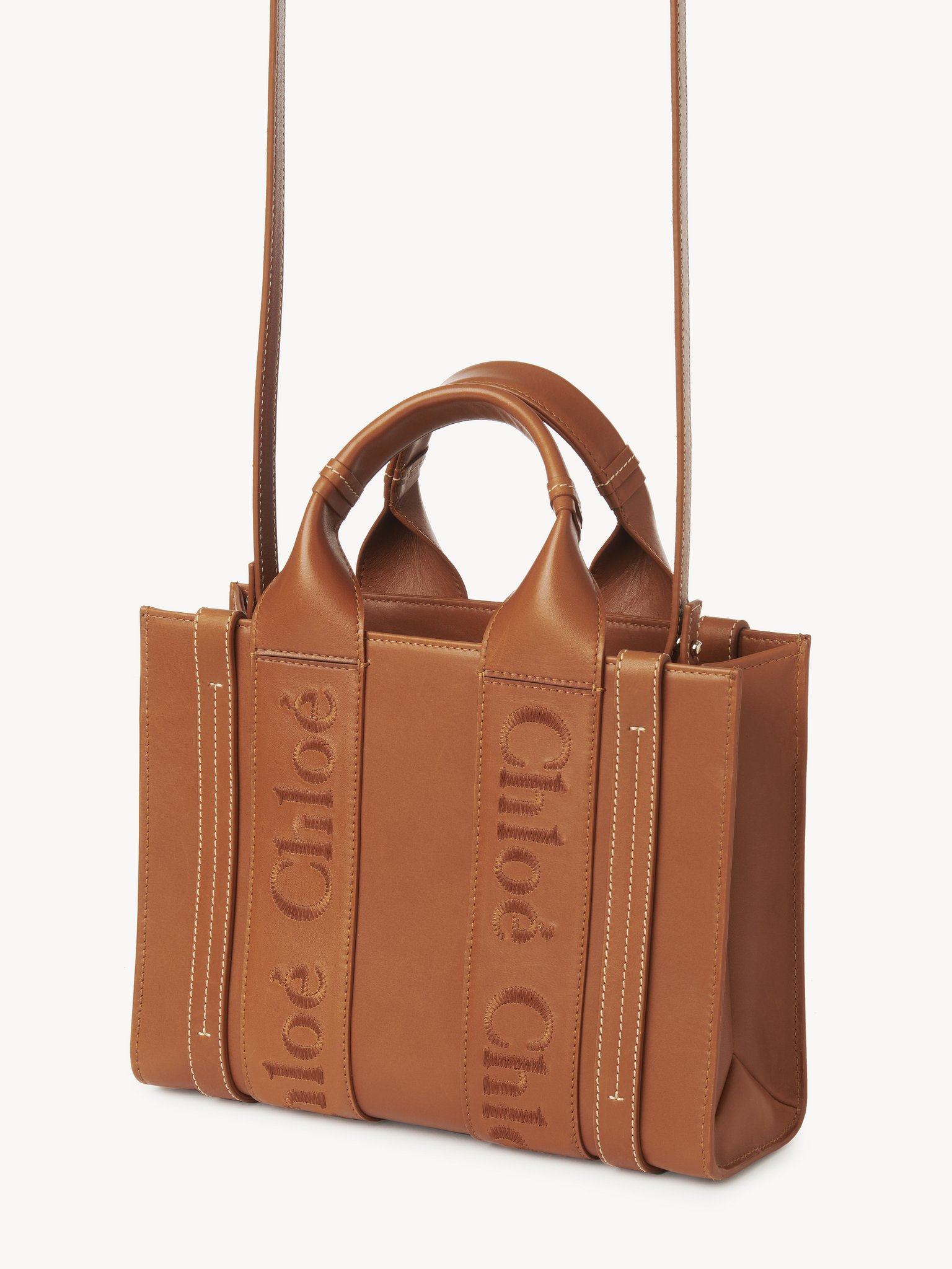 Small Woody tote bag Smooth calfskin with Chloé logo
Caramel Top view of the product