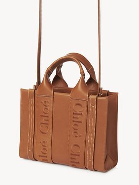 Small Woody tote bag Smooth calfskin with Chloé logo
Caramel Top view of the product