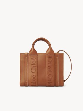 Small Woody tote bag Smooth calfskin with Chloé logo
Caramel