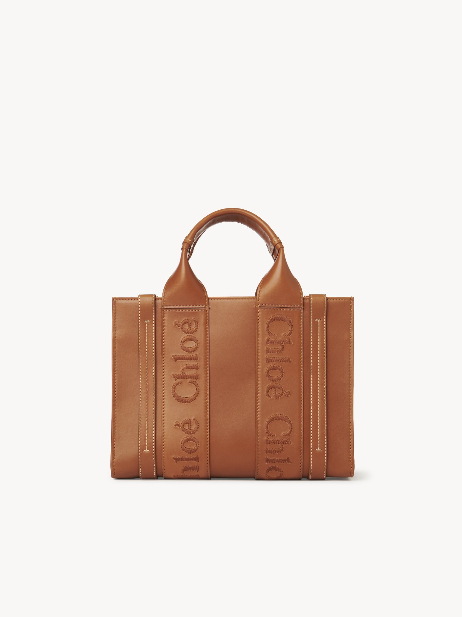 Small Woody tote bag Smooth calfskin with Chloé logo
Caramel Back view of the product