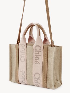 Small Woody tote bag in linen Linen canvas, calfskin & webbing with Chloé logo
Blushy Beige 