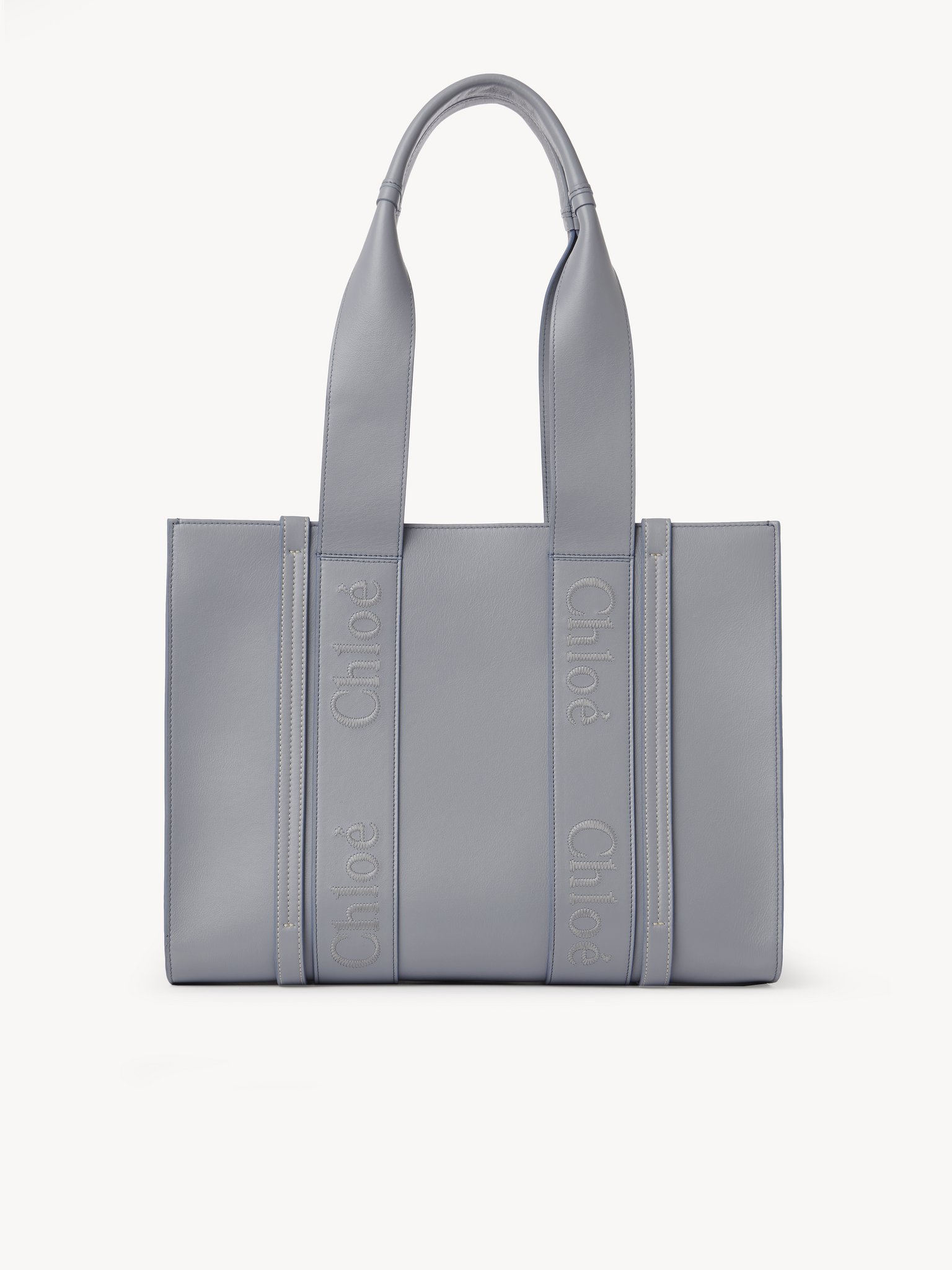 Woody tote bag in soft leather Smooth calfskin with Chloé logo
Storm Blue Back view of the product