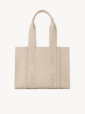 Woody tote bag in soft leather Smooth calfskin with Chloé logo
Cement Pink Back view of the product