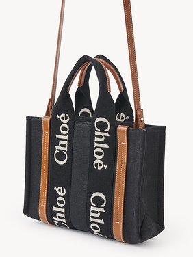 Small Woody tote bag in linen Linen canvas & shiny calfskin with Chloé logo
Black & Beige 