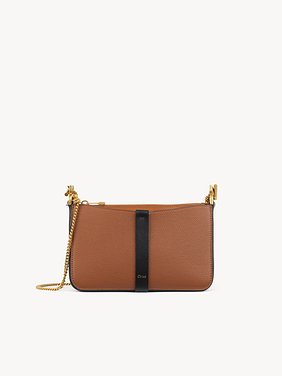 Marcie pouch on chain in grained leather Grained & shiny calfskin
Tan