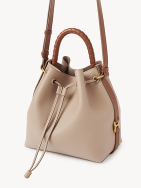 Marcie bucket bag in grained leather Grained calfskin
Nomad Beige Product detail