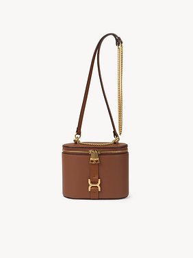 Mini Marcie vanity on chain in grained leather Grained calfskin
Tan