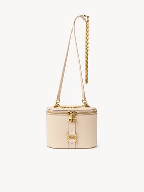 Mini Marcie vanity on chain in grained leather Grained calfskin
Cement Pink