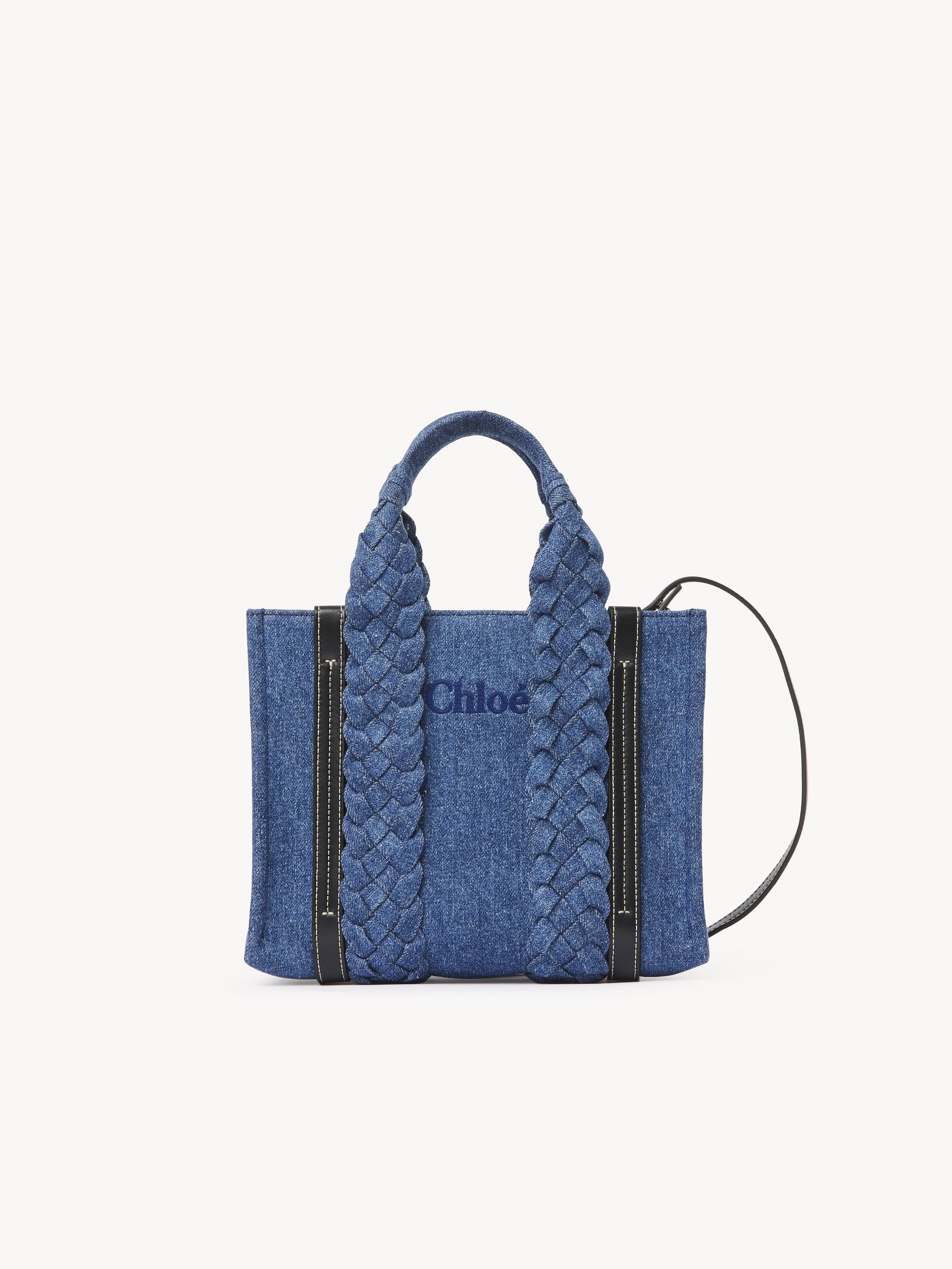 Tote bag piccola Woody in denim Denim di cotone riciclato e pelle di vitello lucida con manici intrecciati
Denim