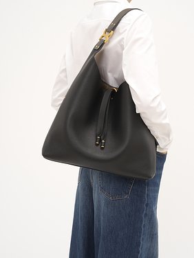 Marcie hobo bag in grained leather Grained calfskin
Black [*** acc_altImage_shotG ***]