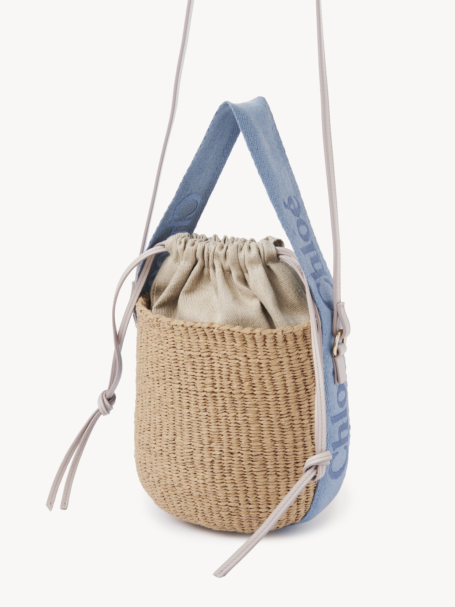 Small Woody tote bag in natural fibres Fair-trade paper, calfskin & webbing with Chloé logo
Washed Blue Product detail