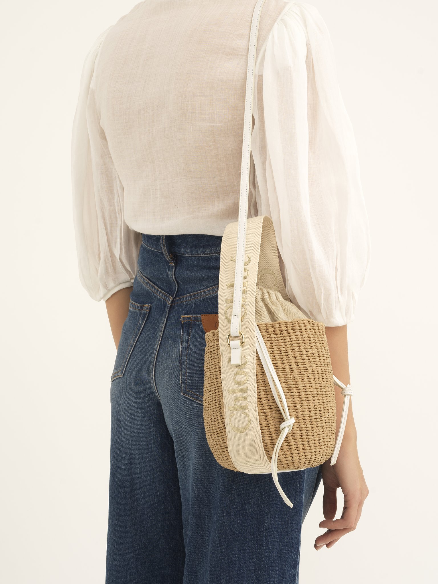 Small Woody basket in natural fibres Fair-trade paper & lurex webbing with Chloé logo
Gold Back view of the product