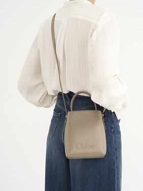 Micro Chloé Sense tote bag in leather Shiny calfskin
Motty Grey Front view of the product being worn