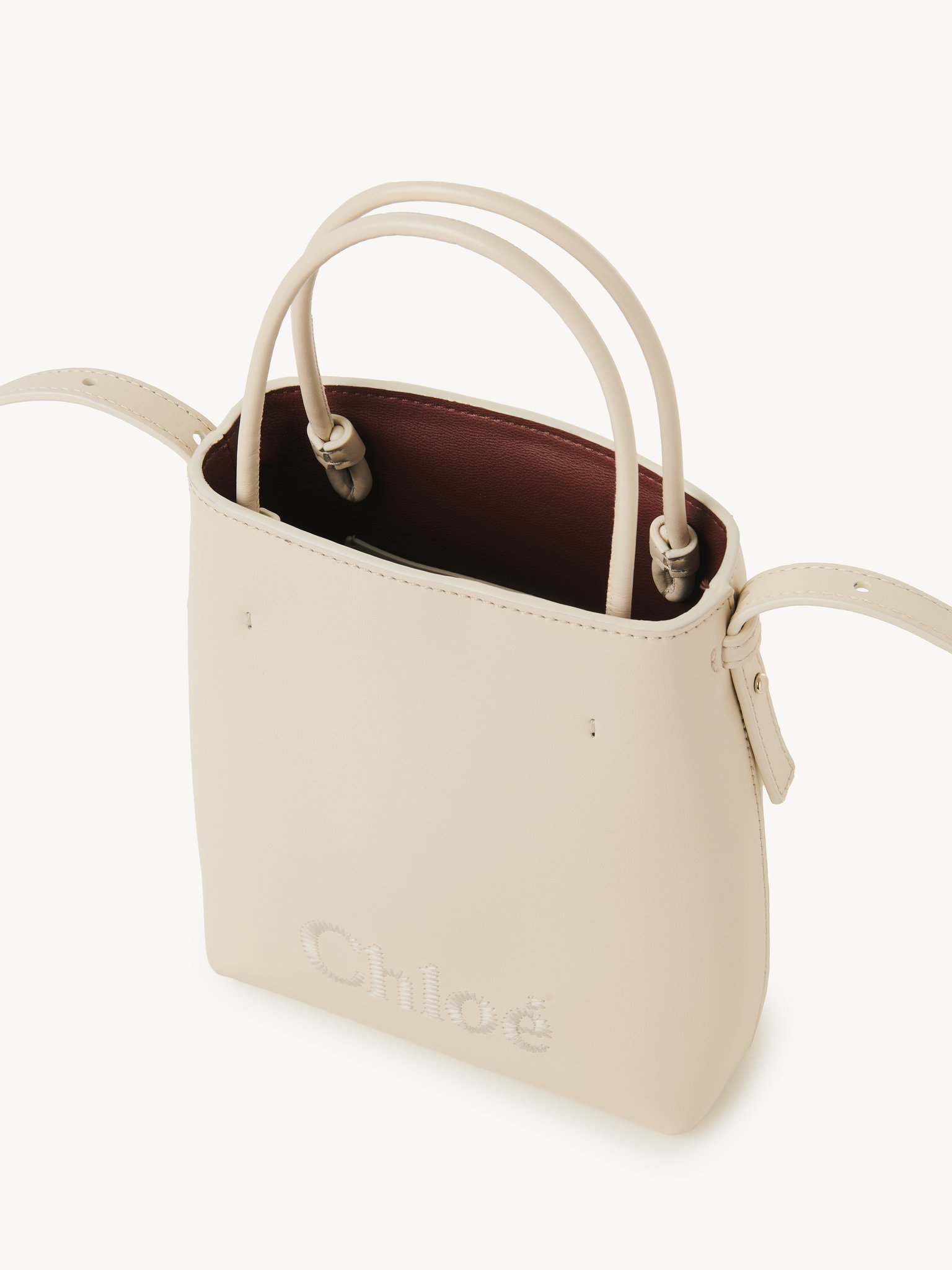 Micro Chloé Sense tote bag in leather Shiny calfskin
Sweet Beige Product detail