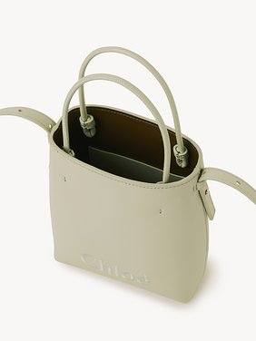 Micro Chloé Sense tote bag in leather Shiny calfskin
Light Eucalyptus Product detail