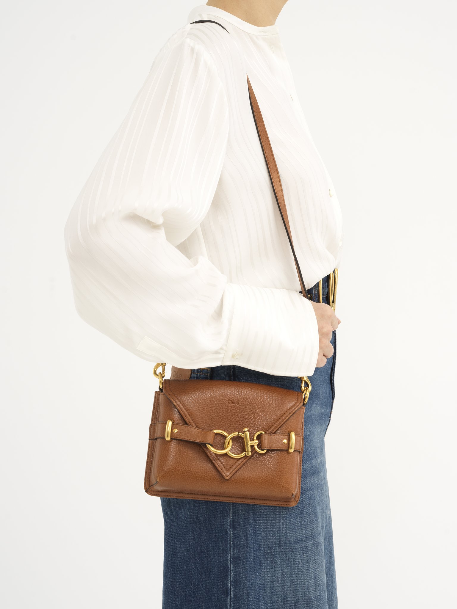 Mini crossbody Cape bag in grained leather Grained calfskin
Clay Brown [*** acc_altImage_shotH ***]