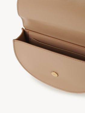 Mini Marcie flap bag in leather Shiny calfskin
Light Tan Product detail