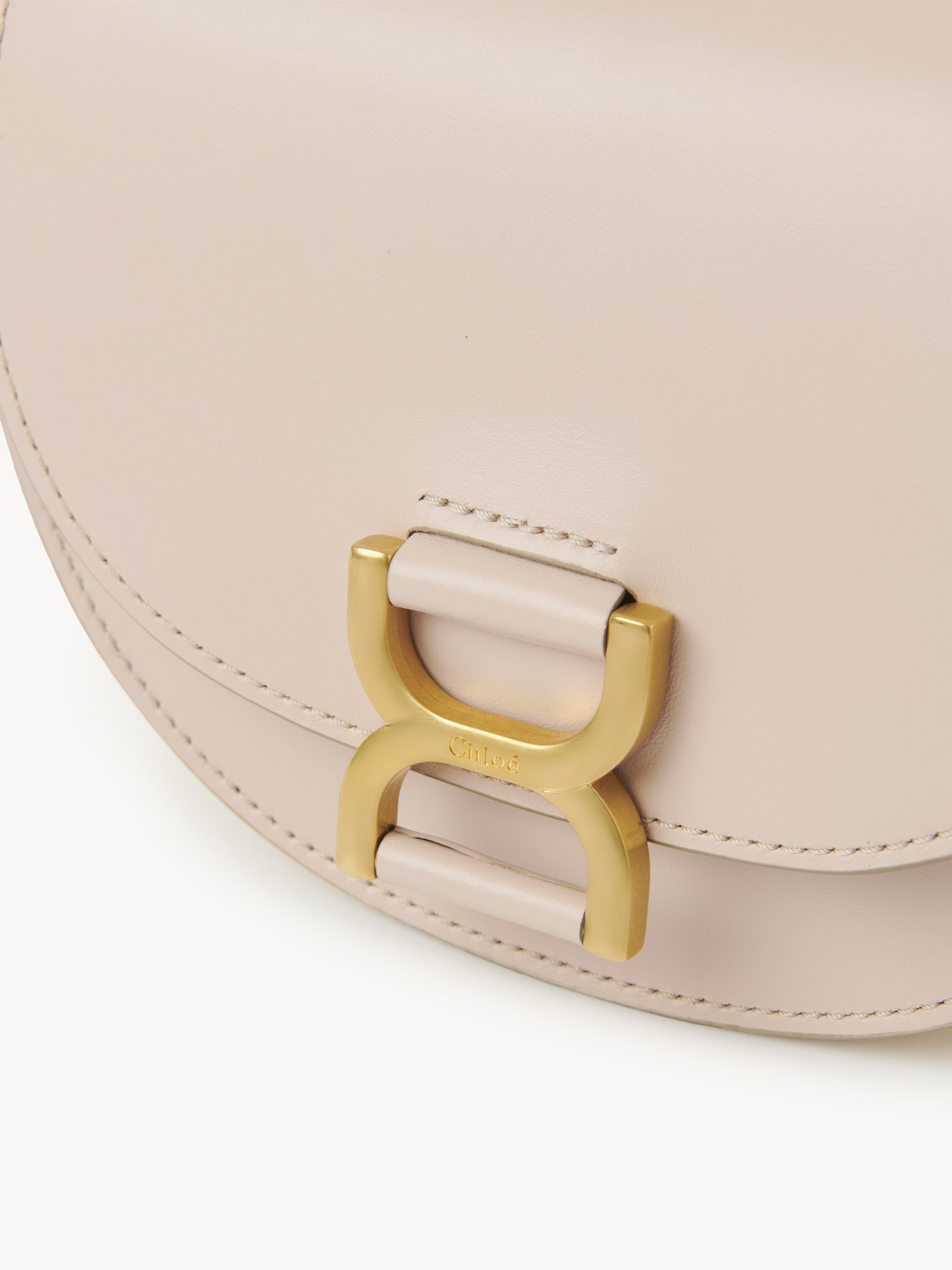 Mini Marcie flap bag in leather Shiny calfskin
Cement Pink 