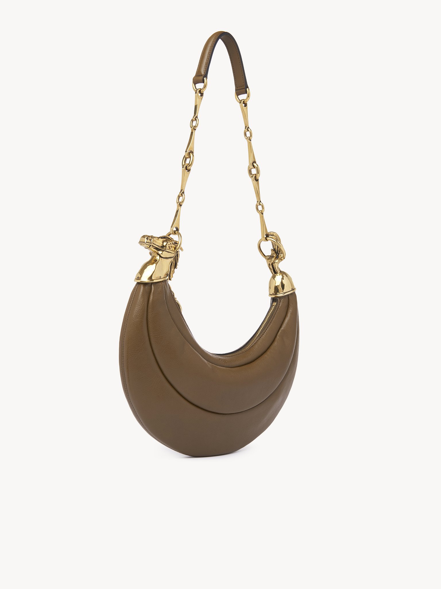 Chain Horse shoulder bag in soft leather Shiny grained calfskin
Dark Khaki Product detail