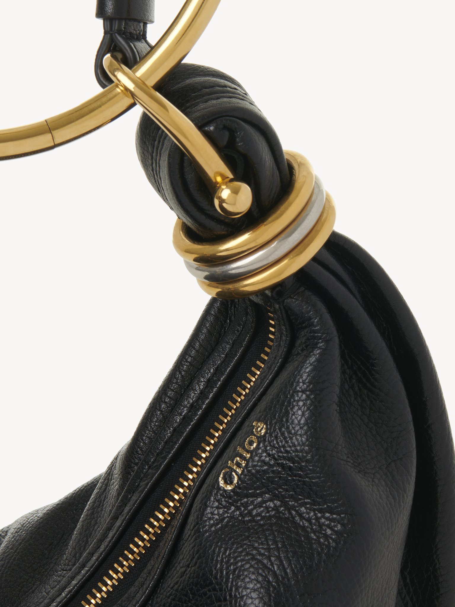 Small Bracelet Hobo bag in grained leather Shiny grained calfskin
Black 