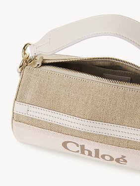 Woody tube shoulder bag in linen & soft leather Chloé logo webbing, linen canvas & calfskin
Wild Grey 