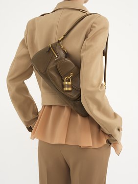 The 99 shoulder bag in grained leather Shiny grained calfskin
Dark Khaki Back view of the product