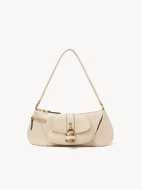 The 99 shoulder bag in grained leather Shiny grained calfskin
Sweet Beige