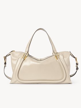 Paraty 24 bag in shiny leather Natural shiny calfskin
Sweet Beige 