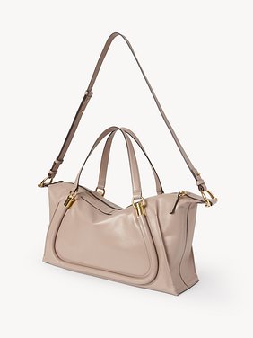 Paraty 24 bag in shiny leather Natural shiny calfskin
Deep Beige Product detail