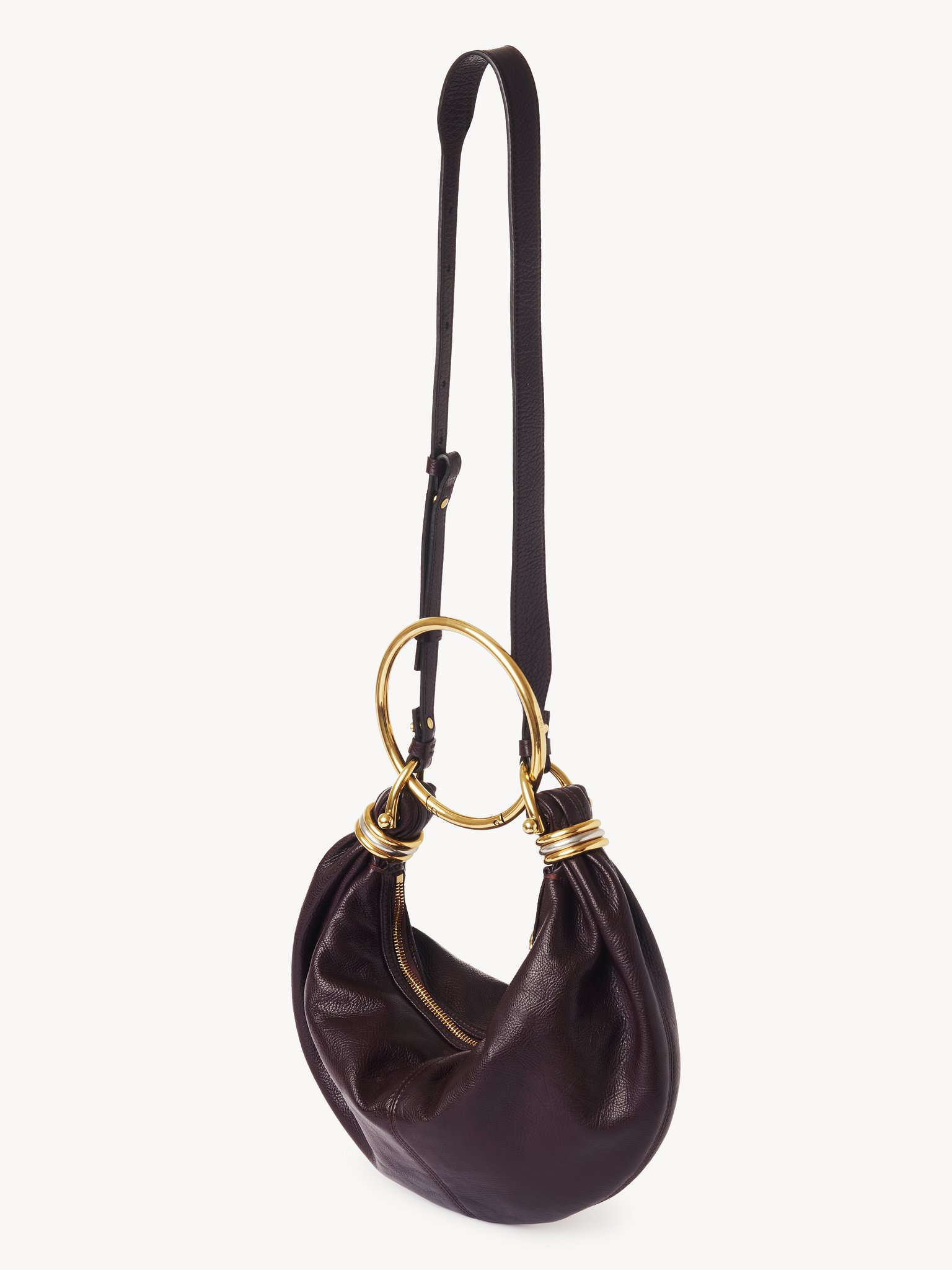 Small Bracelet Hobo bag in grained leather Shiny grained calfskin
Deep Violine Product detail