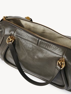 Paraty 24 bag in shiny leather Natural shiny calfskin
Flannel Grey 