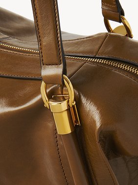 Paraty 24 bag in shiny leather Natural shiny calfskin
Bronze Brown 