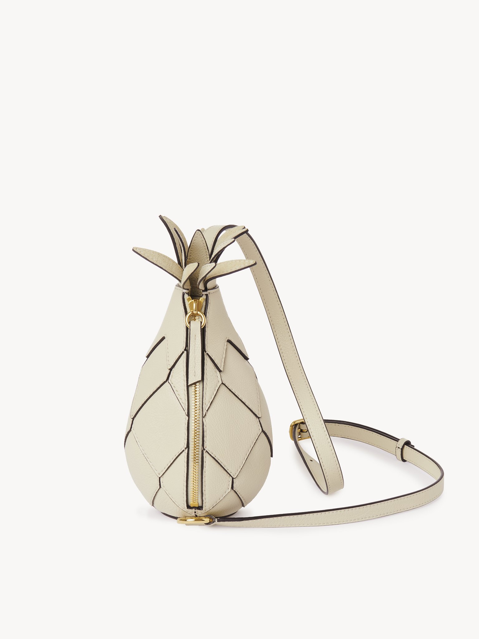 Pineapple shoulder bag in grained leather Shiny grained calfskin
Vegetal Beige 