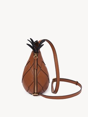 Pineapple shoulder bag in grained leather Shiny grained calfskin
Clay Brown Top view of the product