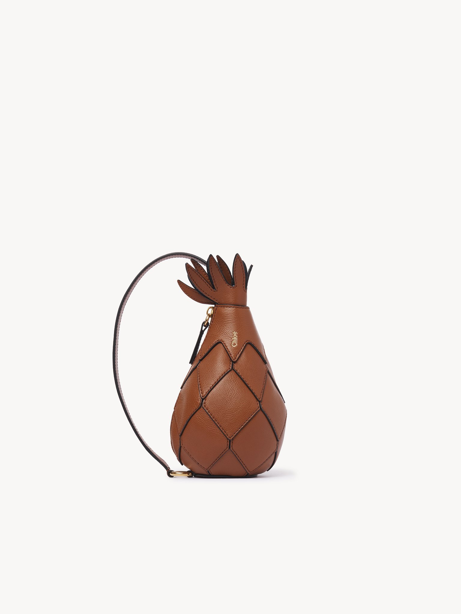 Pineapple shoulder bag in grained leather Shiny grained calfskin
Clay Brown