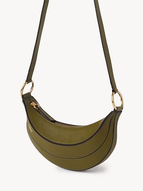 Banana cross-body bag in grained leather Shiny grained calfskin
Sweet Khaki Product detail