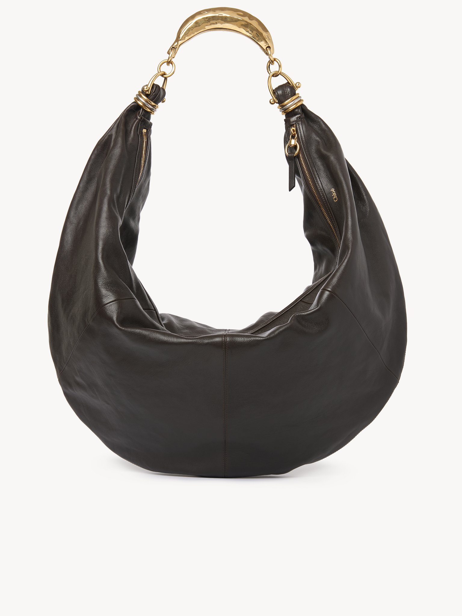 Oversized Bracelet Hobo bag in grained leather Grained buffalo leather
Kohl Brown