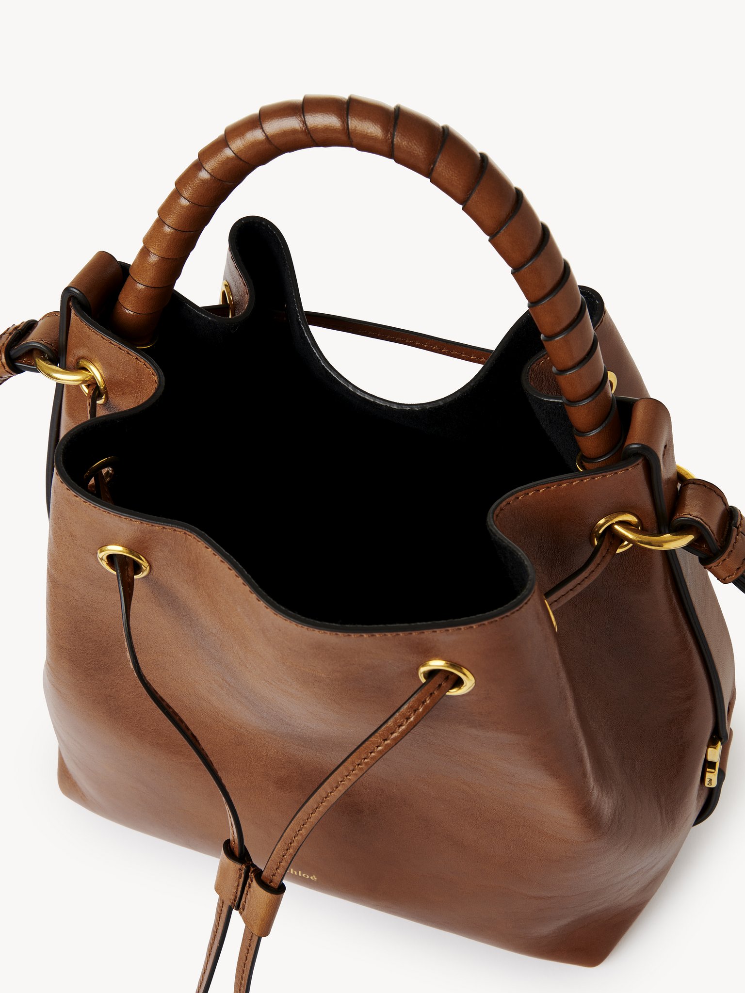 Marcie bucket bag in shiny leather Shiny calfskin
Clay Brown 