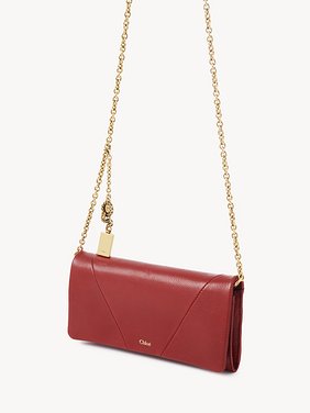 Chloé Spin flap wallet on chain in grained leather Grained buffalo leather
Red Flame Product detail