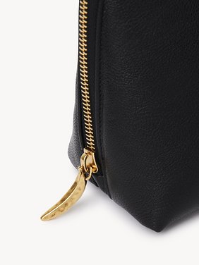 Large Banana cosmetic pouch in grained leather Shiny grained calfskin
Black 