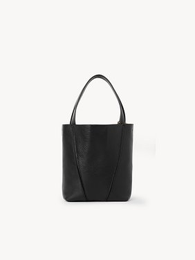 Small Chloé Spin tote bag in grained leather Shiny grained calfskin
Black 