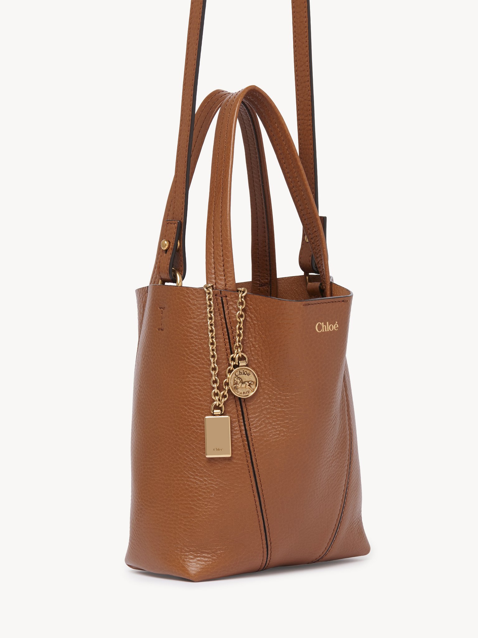 Small Chloé Spin tote bag in grained leather Shiny grained calfskin
Clay Brown 