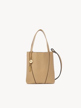 Small Chloé Spin tote bag in grained leather Shiny grained calfskin
Milky Brown