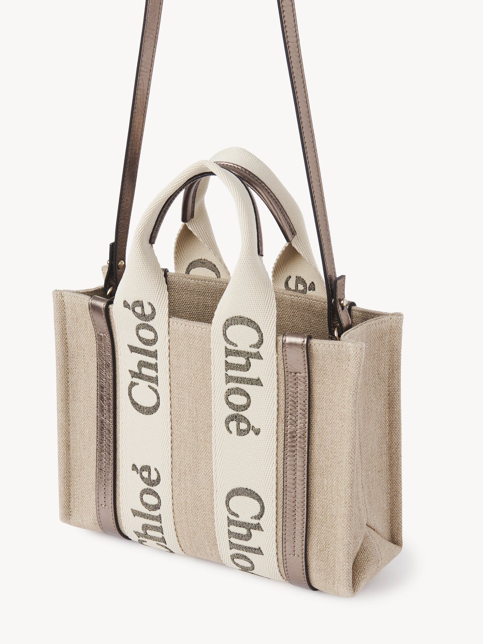 Small Woody tote bag in linen & leather Linen & metallized calfskin
Shiny Gray Product detail