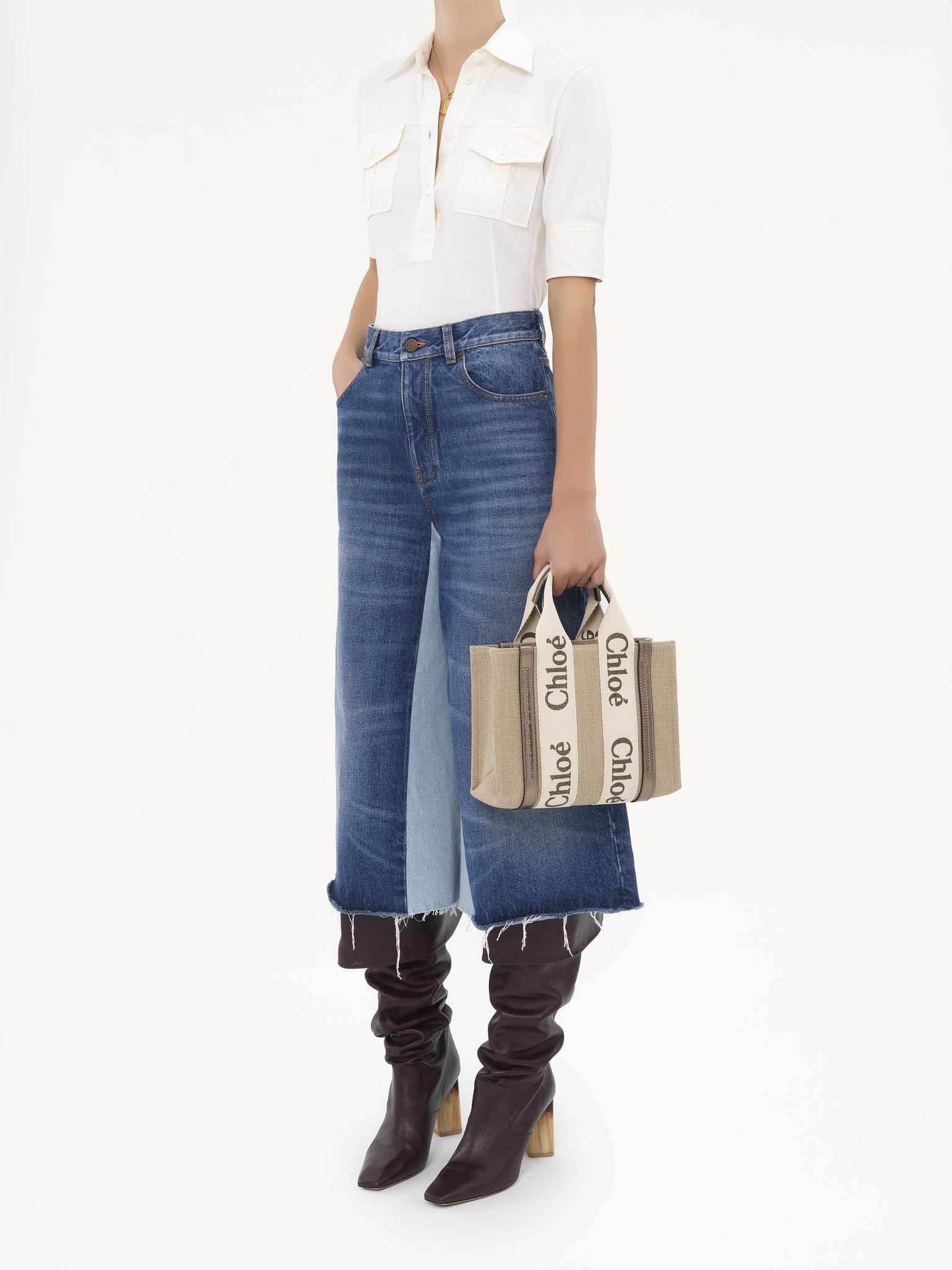 Small Woody tote bag in linen & leather Linen & metallized calfskin
Shiny Gray [*** acc_altImage_shotG ***]