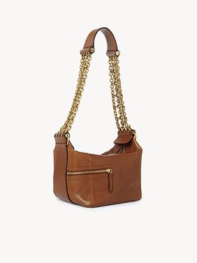 Camera Chain bag in shiny leather Natural shiny buffalo leather
Clay Brown Product detail