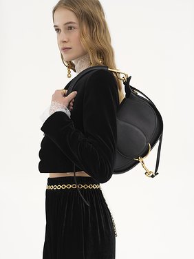 Chloé Ride shoulder bag in soft leather Smooth calfskin
Black Back view of the product