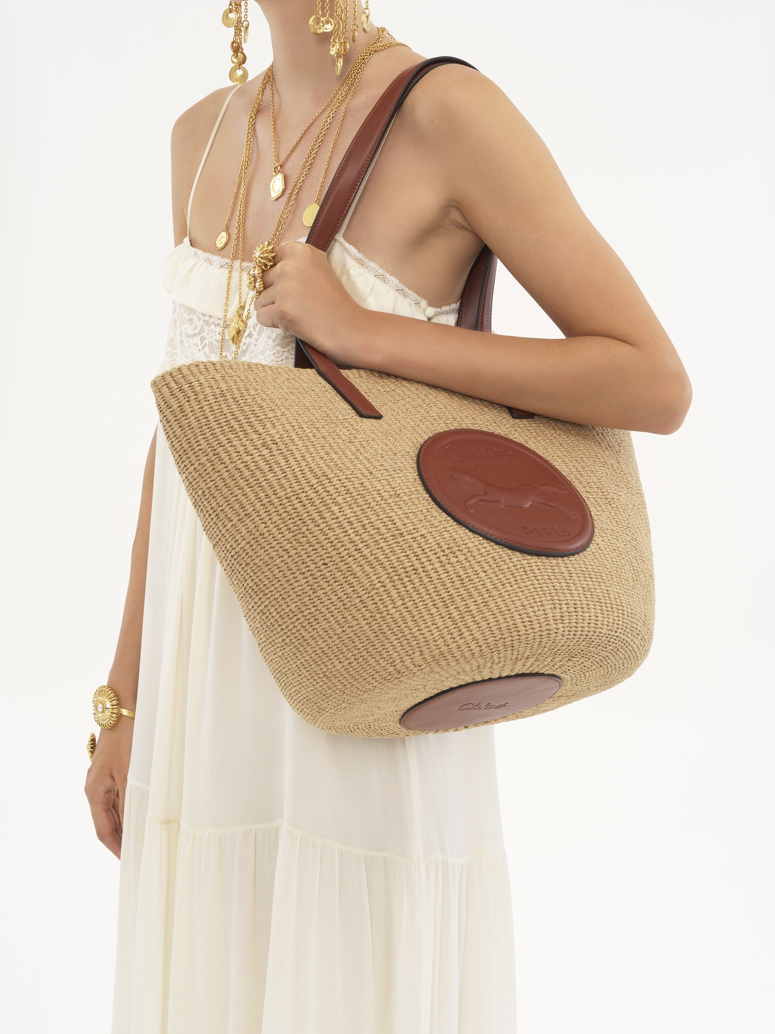 Large Horse Medal Basket in natural fibers Fair-trade paper & calfskin
Sepia Brown Back view of the product